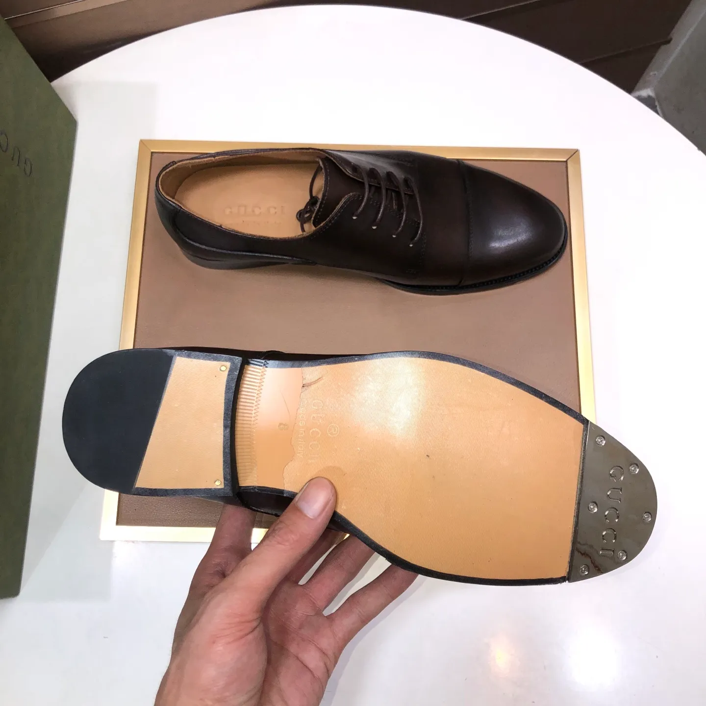 Men's shoes 💰660💰 Brand: GUCCI (Gucci) Standard code: Men's size 38/44 (45/46 can be customized) Grade: Same as the official website Original quality Material: Original cowhide Water-dyed cowhide lining Original rubber outsole Style category: Men's fashionable casual leather shoes Distinguished big-name luxury elements top luxury Color: Actual picture